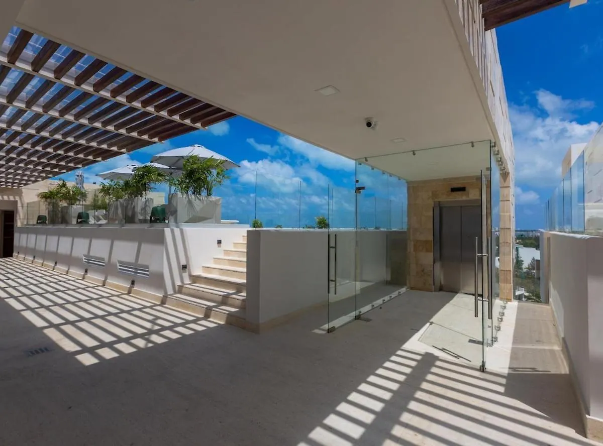 Rooftop Pool- Family Apartment- Ocean View -Close Cancun Mexico