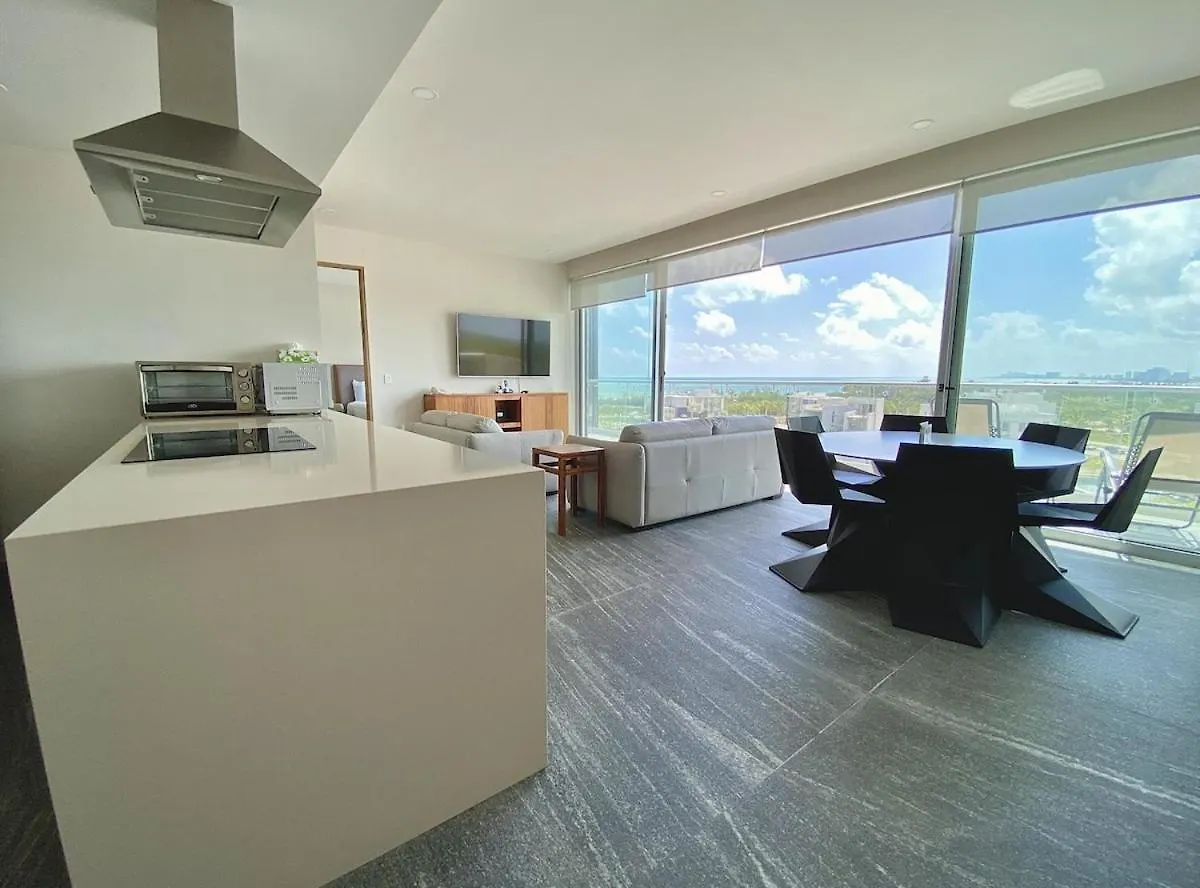Rooftop Pool- Family Apartment- Ocean View -Close Cancun Apartment