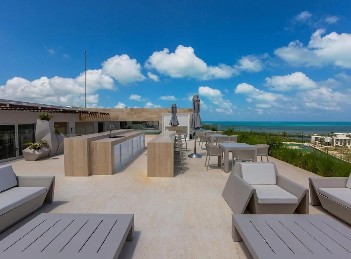 Rooftop Pool- Family Apartment- Ocean View -Close Cancun